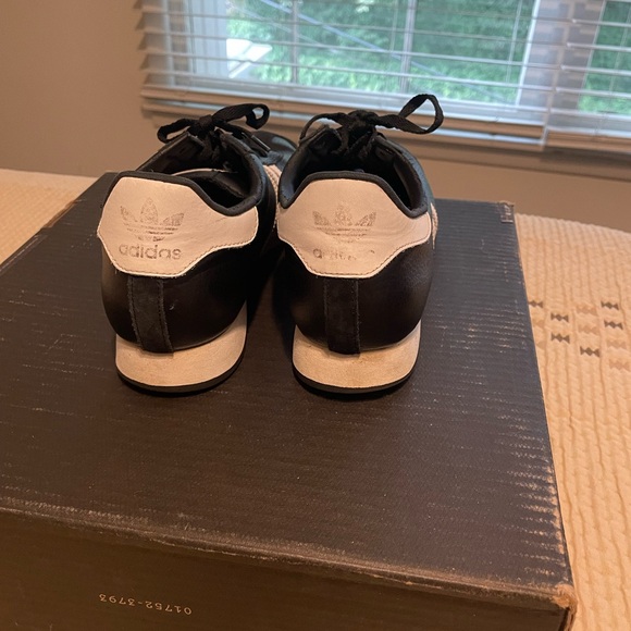 Adidas samoa size 9.5 - Picture 3 of 4